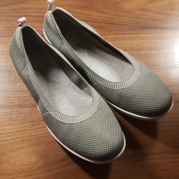 clarks washable knit slip ons